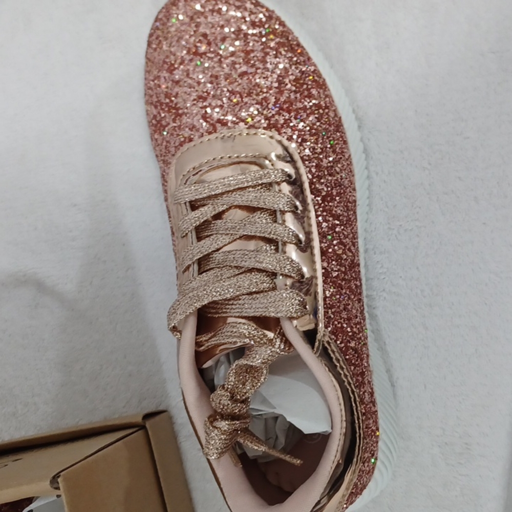 NIB Limited Forever Rose Gold Tennis Shoes 6.5 - Picture 5 of 7